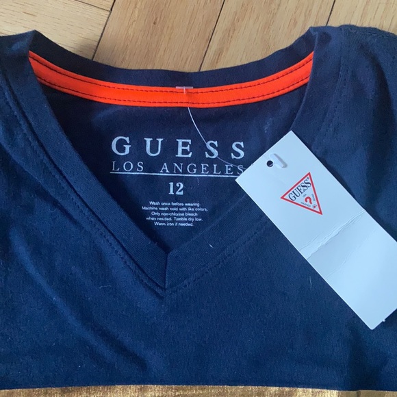 NWT Guess T-shirt - Picture 2 of 2